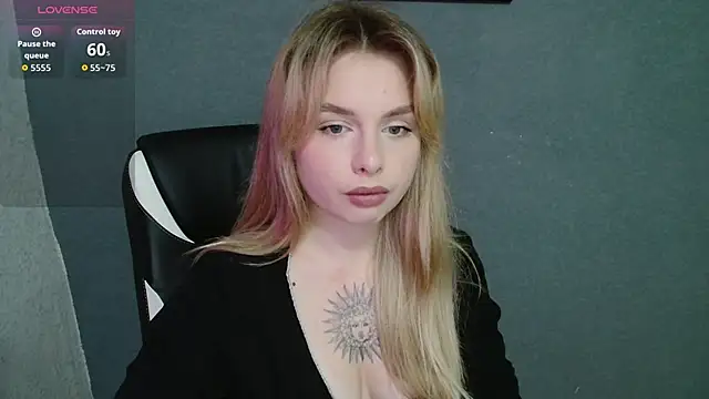 AngelicaHollywood online show from October 30, 7:15 pm