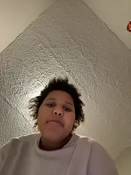 chocolate bella online show from November 9, 12:05 am