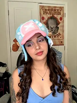 CharmingMaddie online show from December 4, 4:52 pm