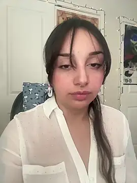 CharmingMaddie online show from March 16, 5:50 pm