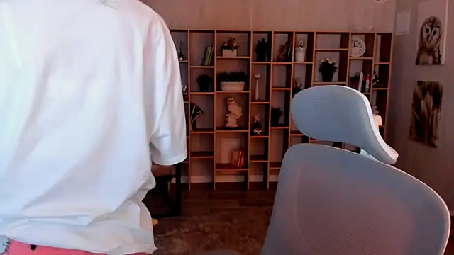 Snapshot of EmmanuellBrown chatting on September 15, 12:13 pm EmmanuellBrown online show from September 15, 12:13 pm
