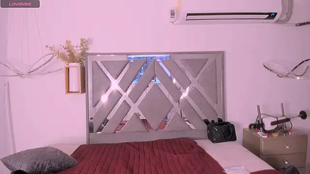 Venus velvett online show from October 19, 9:44 am