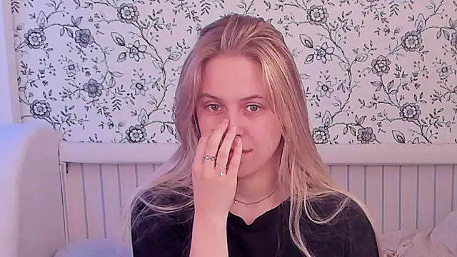 AngelAnty online show from May 11, 4:04 pm