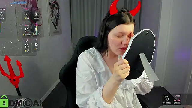 Michele Greenn online show from October 22, 1:10 am