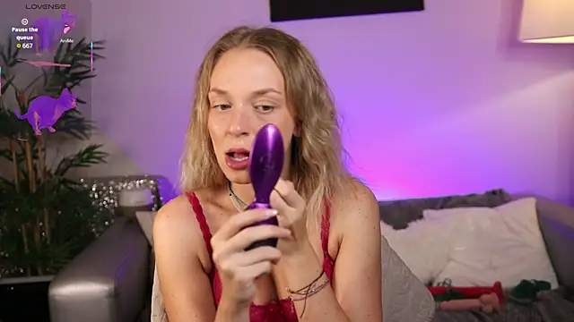 NovaHollisx online show from October 16, 7:33 am