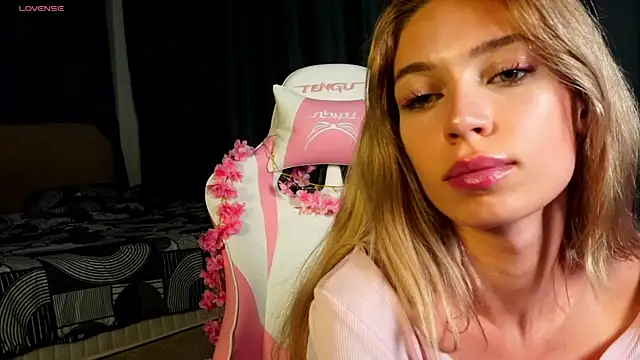 pink princess kate online show from September 21, 9:35 pm