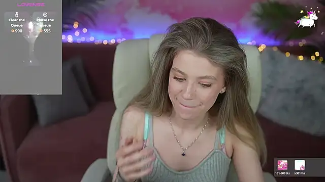 SandyLayy online show from May 3, 7:17 pm