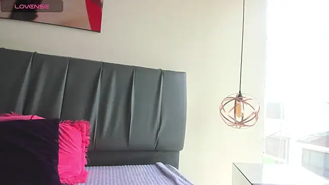 iisabella noa online show from May 7, 5:38 pm