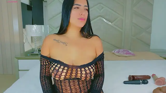 RoseMariee  online show from May 16, 10:36 am