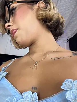 MystiqueXXX online show from March 30, 1:11 pm