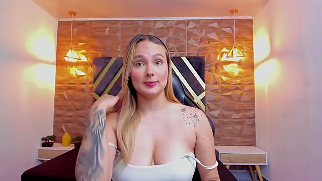 Emmaa white  online show from March 9, 5:16 pm