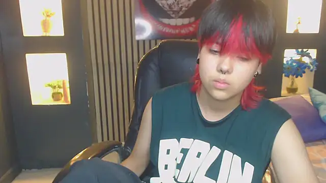 Snapshot of BJkoreanboy chatting on October 3, 8:14 pm BJkoreanboy online show from October 3, 8:14 pm
