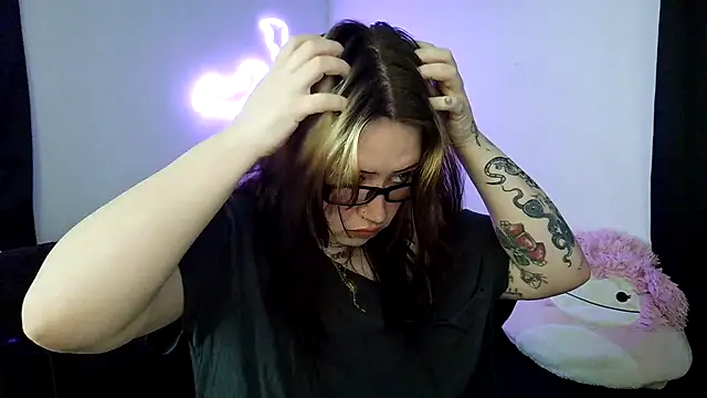 HarleyDemon666 online show from March 15, 5:37 pm