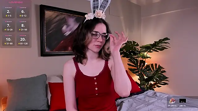 Sunny Teaze online show from April 4, 11:20 am