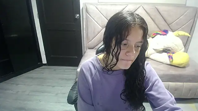 Velvet Moon V online show from October 16, 1:25 pm