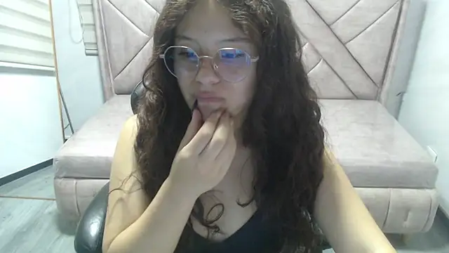 Velvet Moon V online show from March 3, 7:42 pm