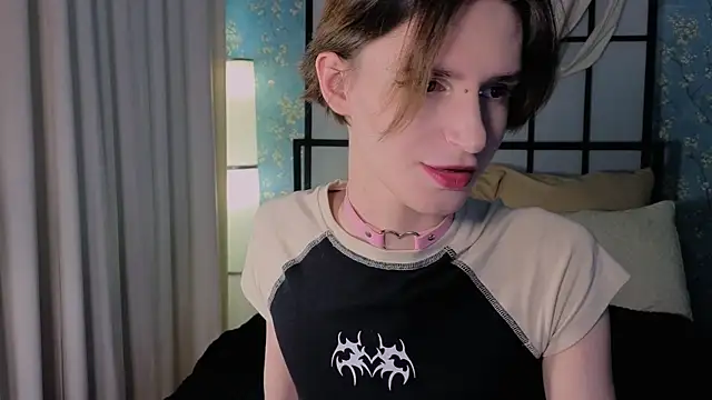 madi snow online show from October 30, 1:01 pm