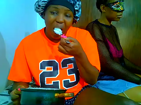 SweetHoney21  online show from June 13, 6:44 am