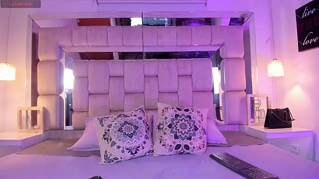 BelhaLawuo online show from April 11, 8:01 pm