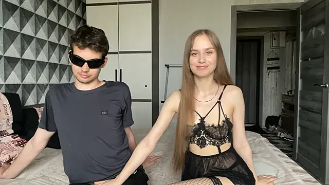 merycouple online show from May 21, 7:28 am