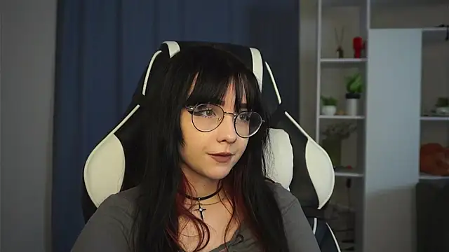 BereniceBattersby online show from October 25, 8:22 am