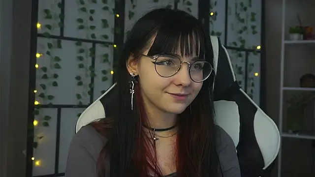 BereniceBattersby online show from October 6, 8:57 pm