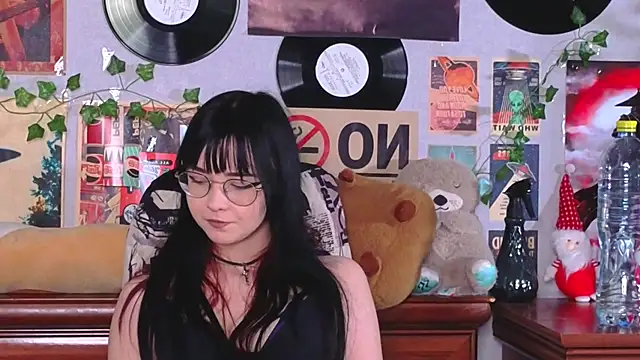 BereniceBattersby online show from November 8, 9:47 am