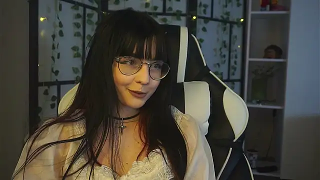 BereniceBattersby online show from October 7, 9:08 pm