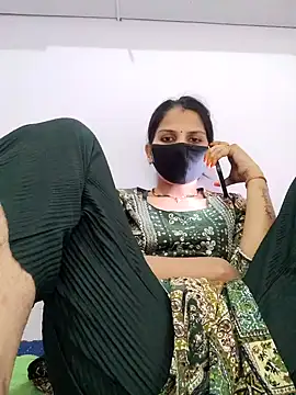 poojam93 online show from October 18, 9:56 am