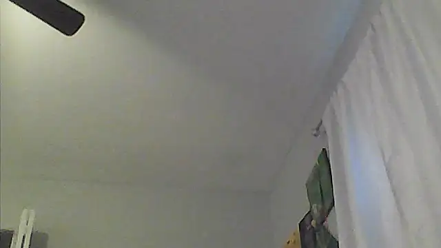 sarahkat86 online show from May 24, 11:58 pm