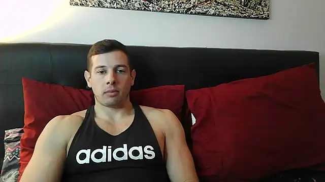 luca23millo90 online show from May 19, 3:57 am