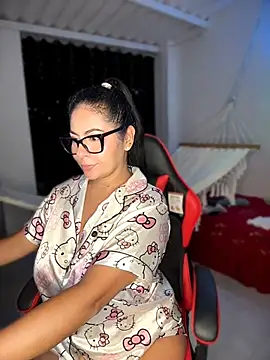 samanthahut1 online show from April 29, 2:37 am