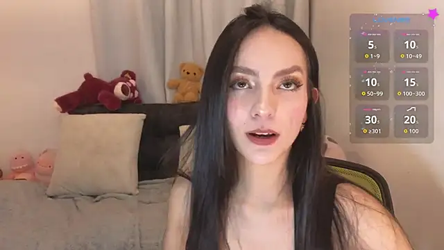 sarah saenz  online show from May 31, 5:24 am