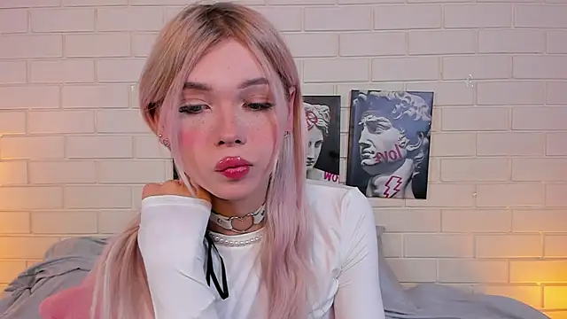 Blondy Fina online show from October 20, 5:10 am