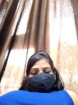 Snapshot of soni_yhakur chatting on September 12, 10:02 am soni yhakur online show from September 12, 10:02 am