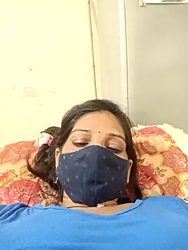 Snapshot of soni_yhakur chatting on September 15, 4:04 pm soni yhakur online show from September 15, 4:04 pm