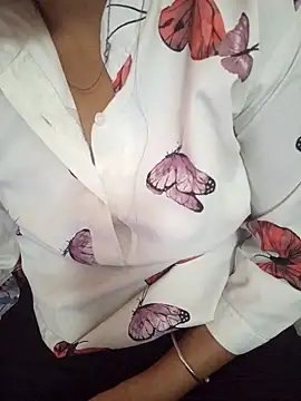 Neha Tyagi online show from October 30, 9:00 am