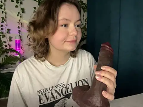 MoonIvy  online show from December 18, 6:12 pm