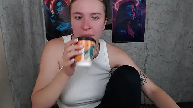 JuliaTopp  online show from September 15, 7:43 pm