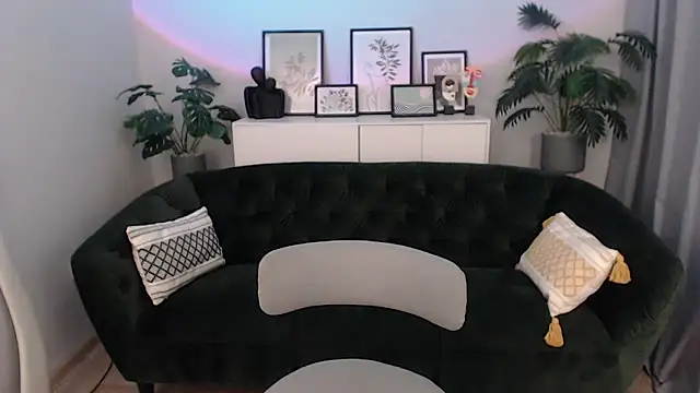 Snapshot of Natalee_Love chatting on September 14, 1:36 am Natalee Love online show from September 14, 1:36 am