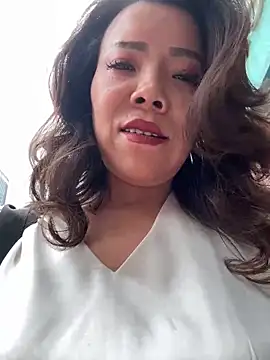 anna yngs online show from May 9, 6:48 am