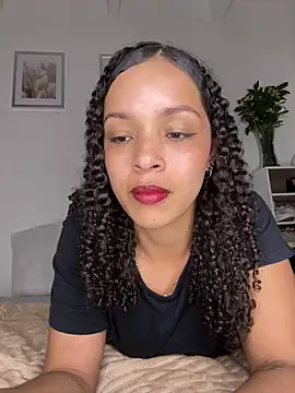Yasmin777  online show from May 20, 11:24 pm