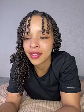 Yasmin777  online show from February 2, 7:24 pm