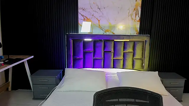 Issafoxx online show from November 5, 6:46 pm