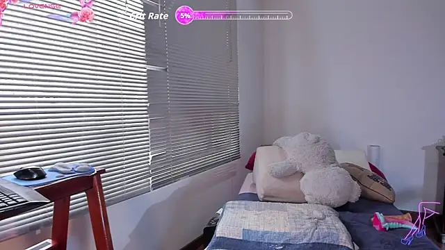 Busty Charms online show from May 11, 4:04 pm