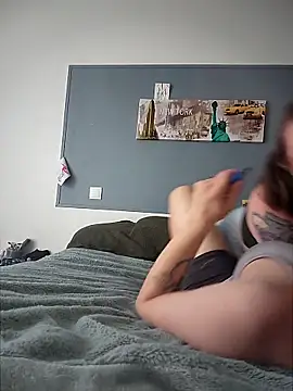 AndHerXO online show from March 7, 2:57 pm