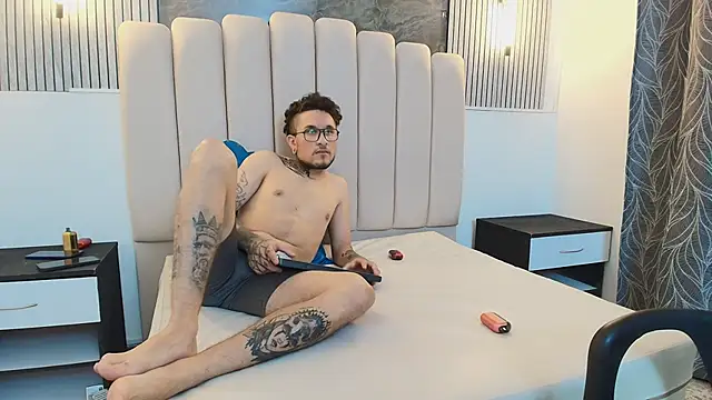 RavenandCody online show from October 9, 4:27 am