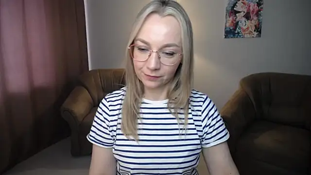 Ava Elior online show from May 17, 11:20 am