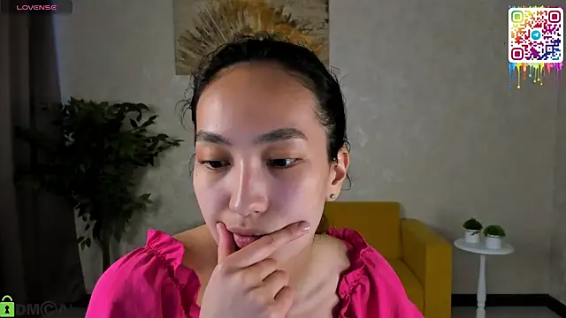 FlirtyAura online show from May 5, 11:46 am
