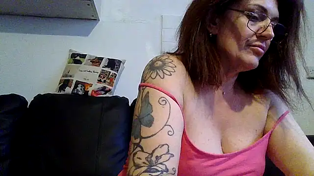 RubyyRosee online show from May 10, 2:08 pm
